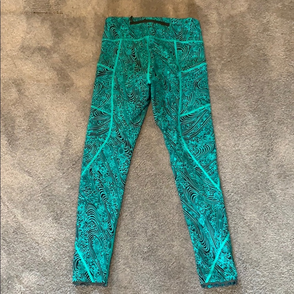 Lululemon running tights - size 4 - Picture 3 of 3